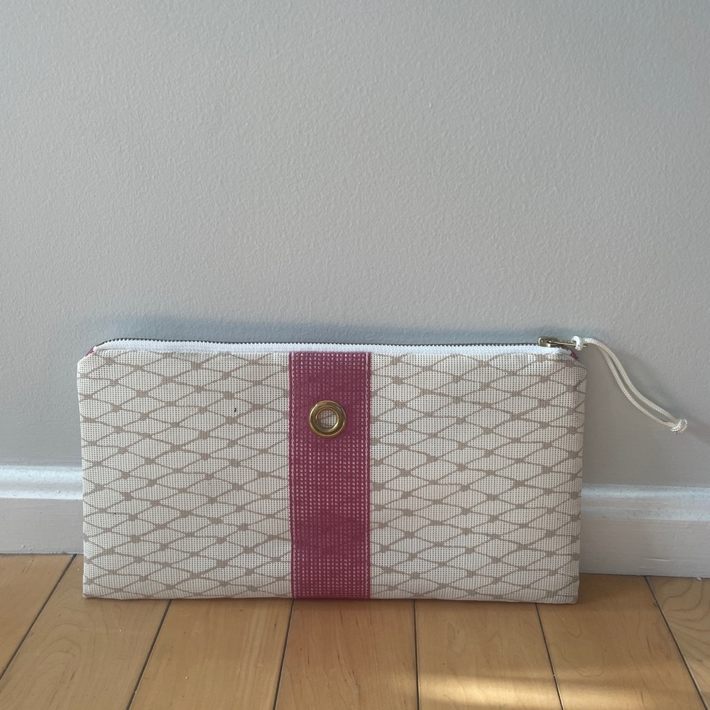 Alaina Marie signature clutch - NWOT